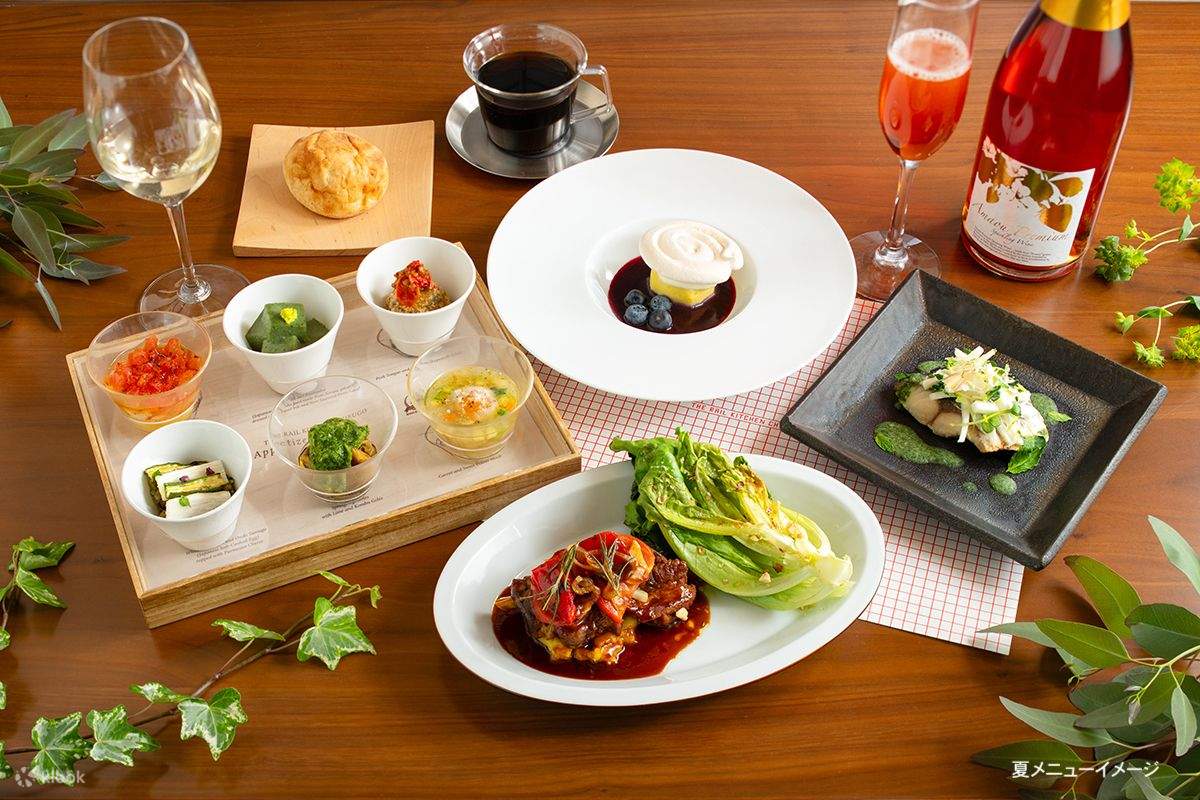 Rail Kitchen Chikugo oleh Nishitetsu