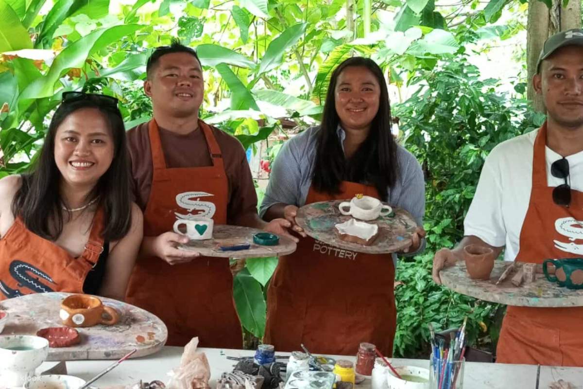 เคลย์ เพลย์ (Clay Play) ที่ เซียร์เกา พอตเทอรี่ (Siargao Pottery)