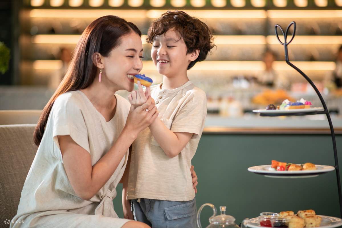 Afternoon Tea at Oort Cloud Tea Room, Grande Centre Point Space Pattaya