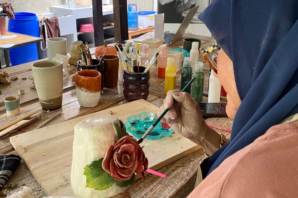 งานปั้นเครื่องปั้นดินเผาด้วยมือ