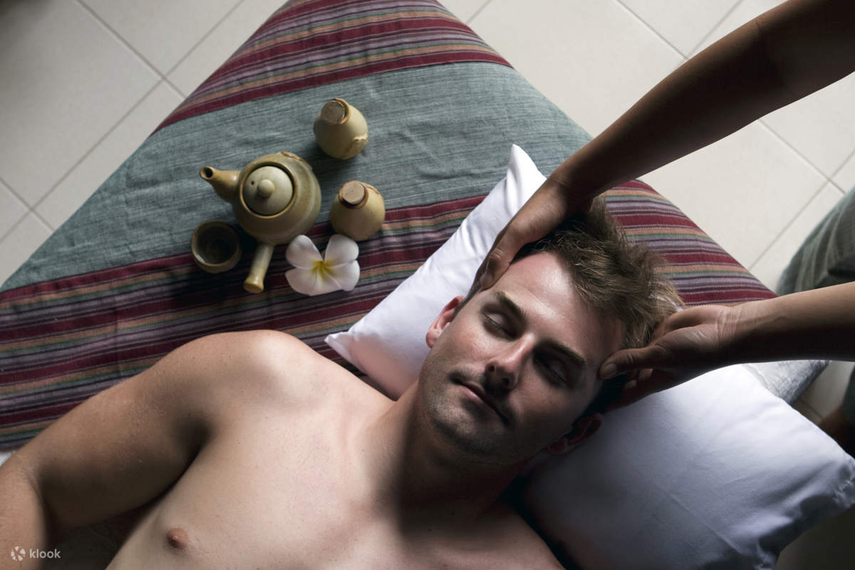 Nurture Wellness Village Tagaytay Spa Expérience masseuse