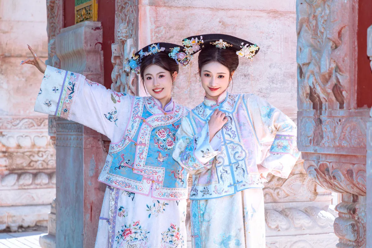 北京古装体验摄影写真【服装任选+精致妆造+专业摄影师跟拍】