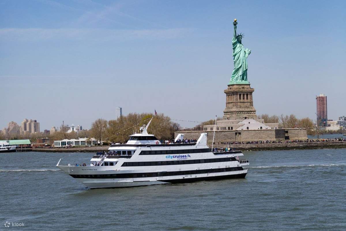 Crucero por Nueva York pasando por la Estatua de la Libertad