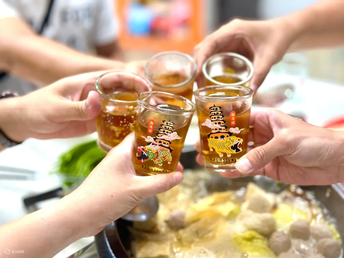 ▼獨家紀念品－雄龍虎塔對杯