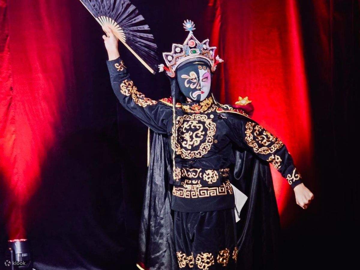 Chinese Face-Changing Performance