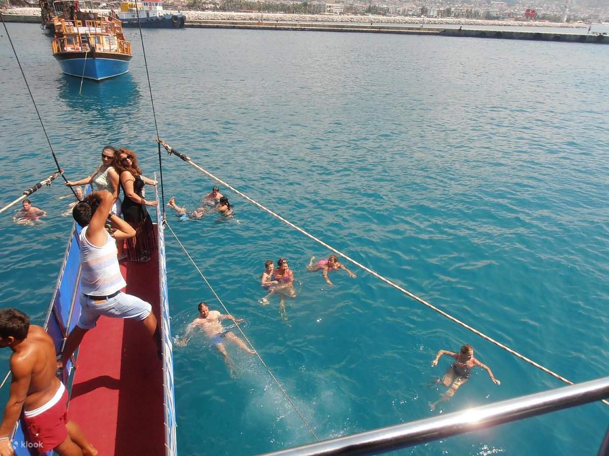 All Inclusive Catamaran Yatch Tour dengan Makan Siang dan Minuman Ringan