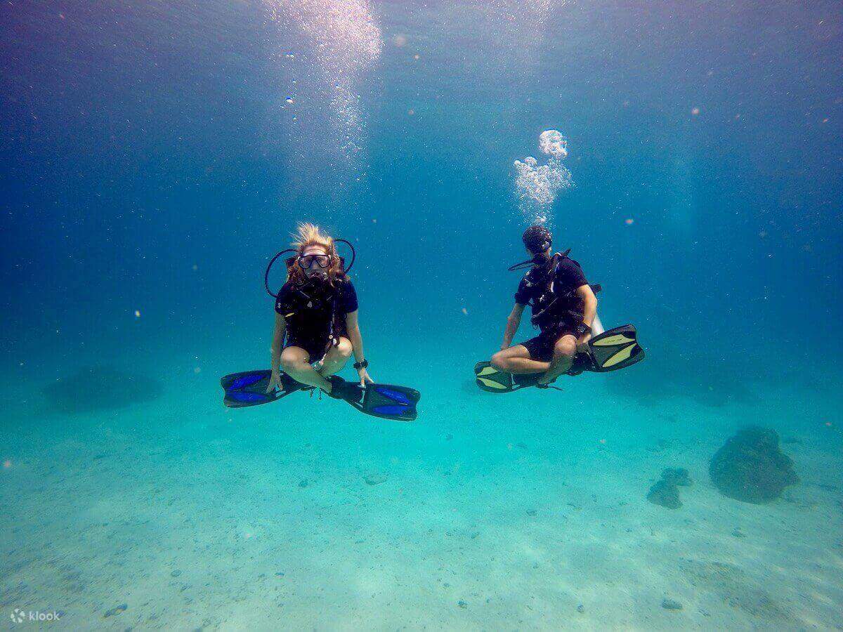 thumbnail image 2 of PADI Advanced Open Water Manual - Spanish Edition With Data Carrier #70139S 2 of 12