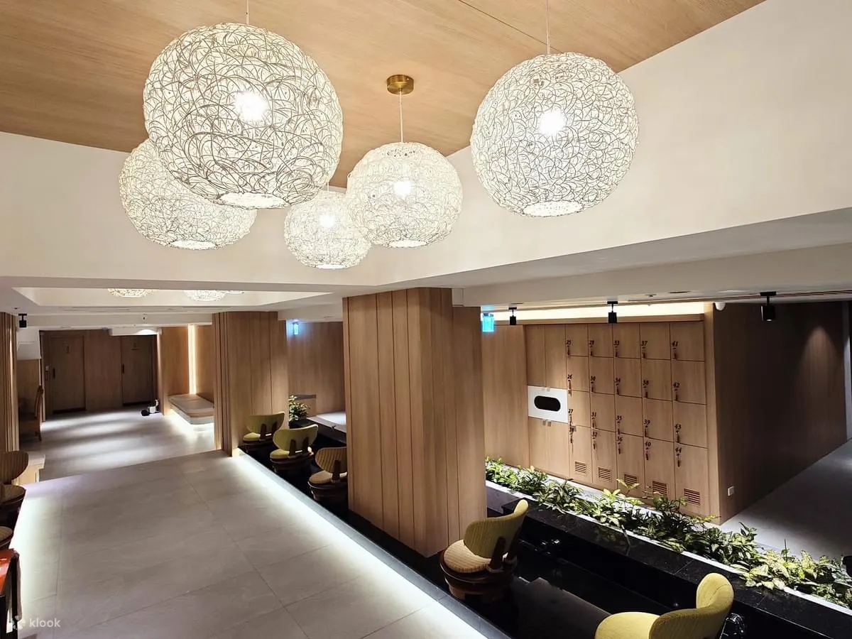 Six Star Foot Massage Center in Taipei
