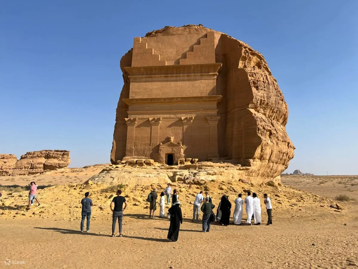 VisitingtheIncredibleHeritageSiteHegrainAlUla.webp