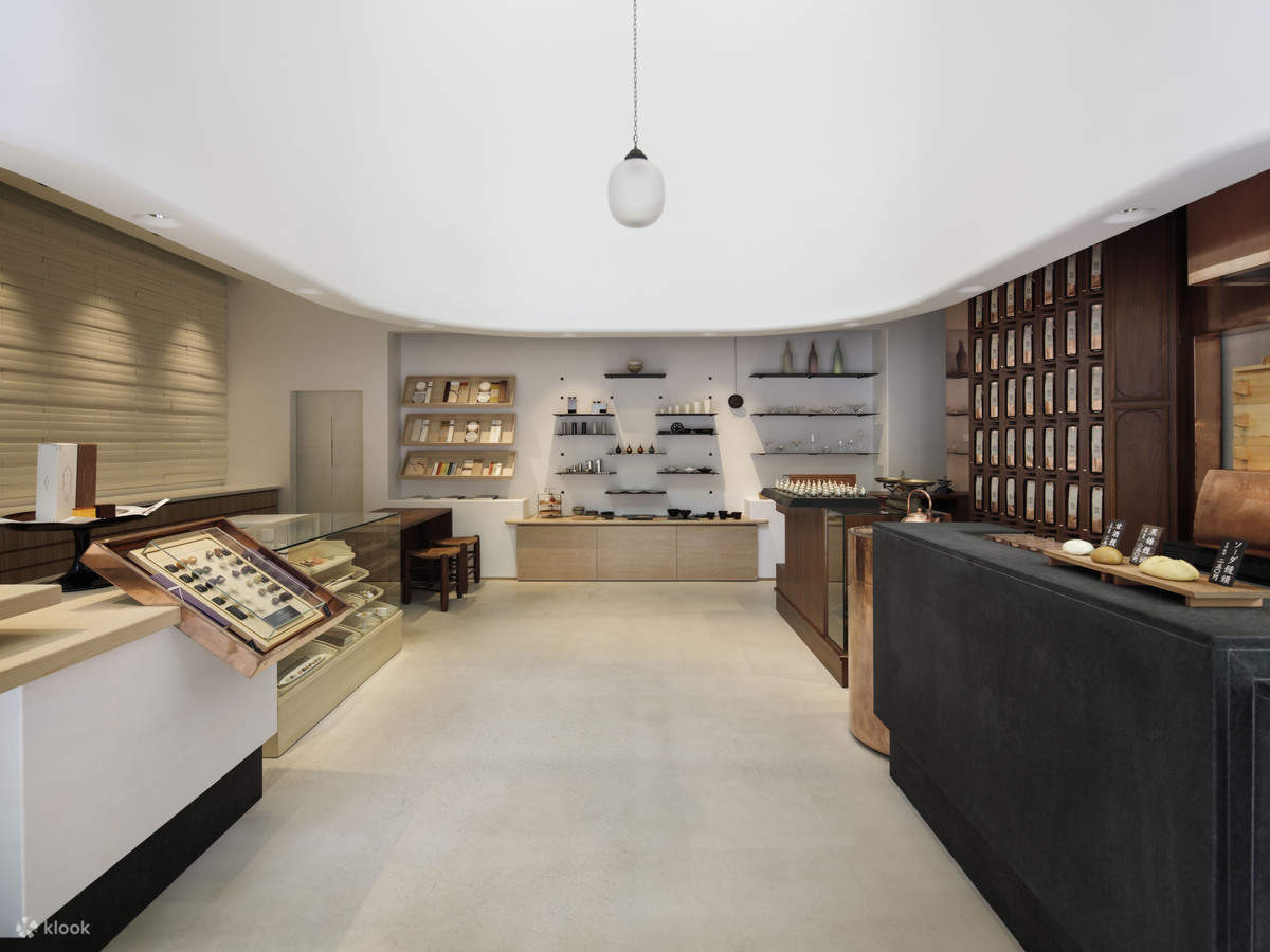 HIGASHIYA man marunouchi 日式茶點 - 東京