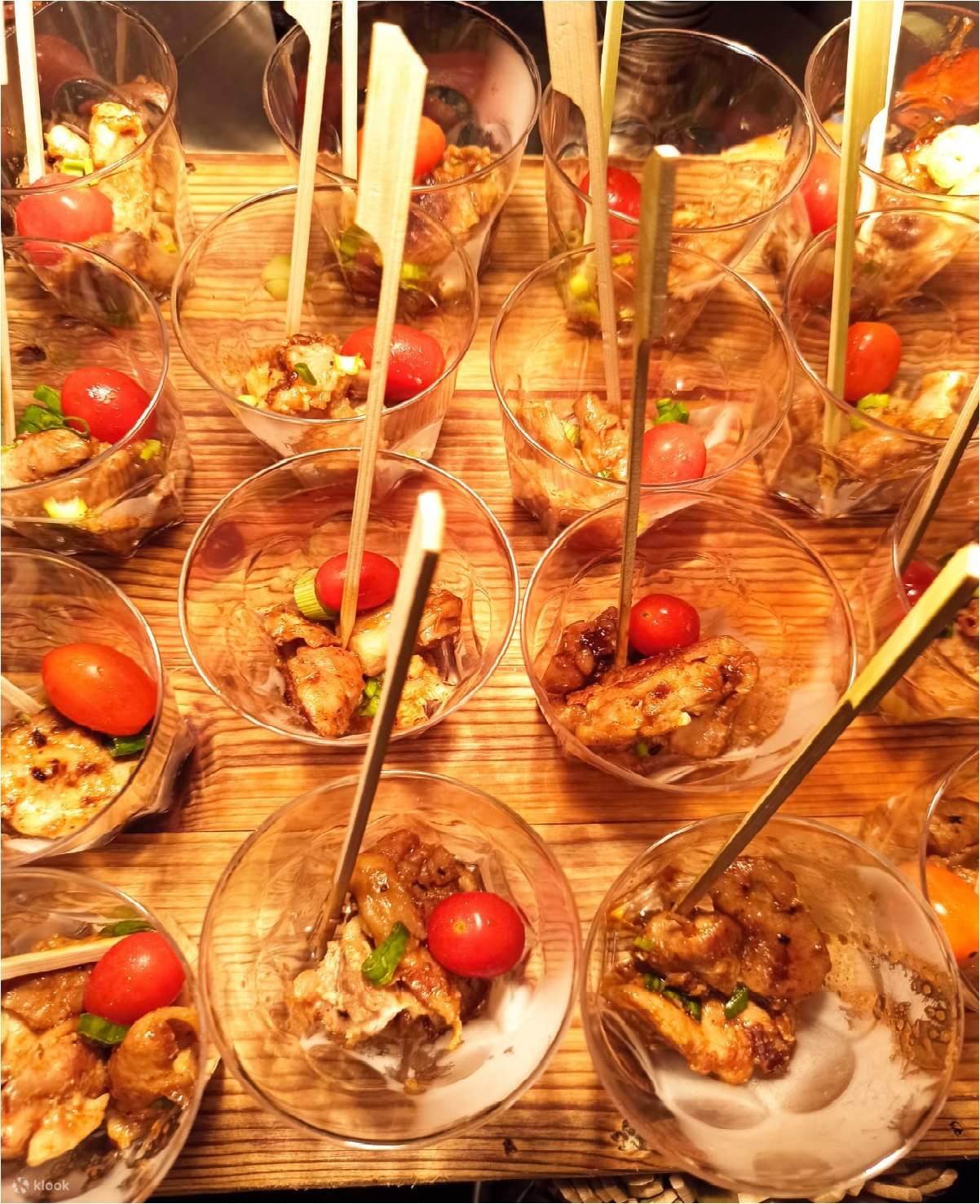 Repas servis lors d'une croisière avec dîner