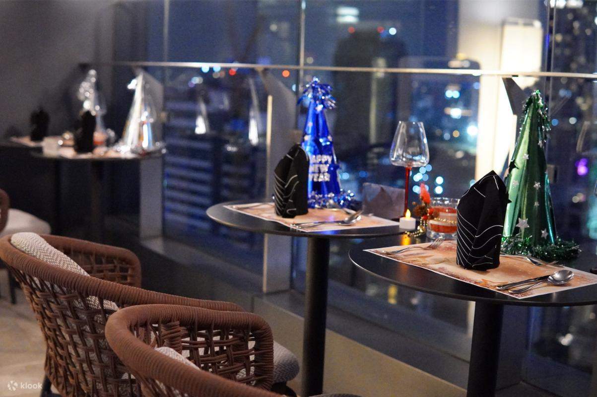 曼谷素坤逸卡尔顿酒店行政俱乐部酒廊跨年倒数晚宴