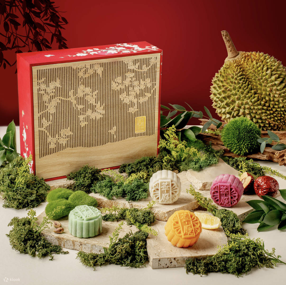 Hua Ting Snowskin Treasures 선물 세트 (Snowskin 미니 월병 8개 상자)