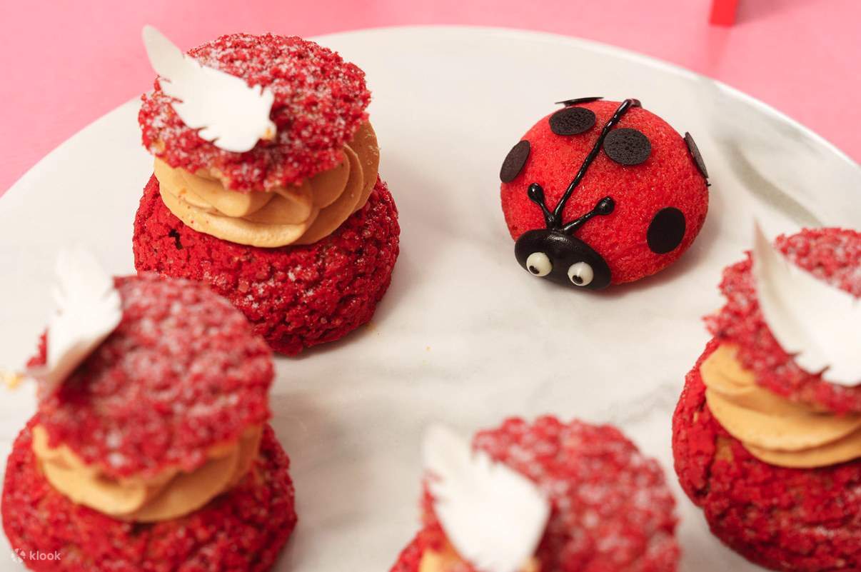 大厅酒吧草莓季下午茶