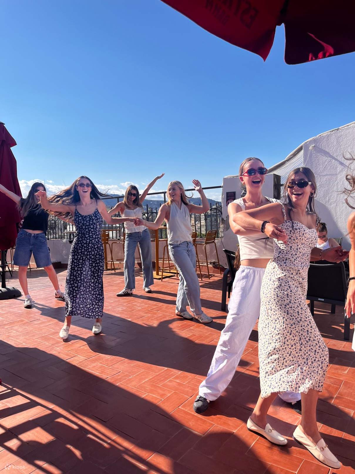 Barcelona Sangria and Salsa Dancing Experience - Klook