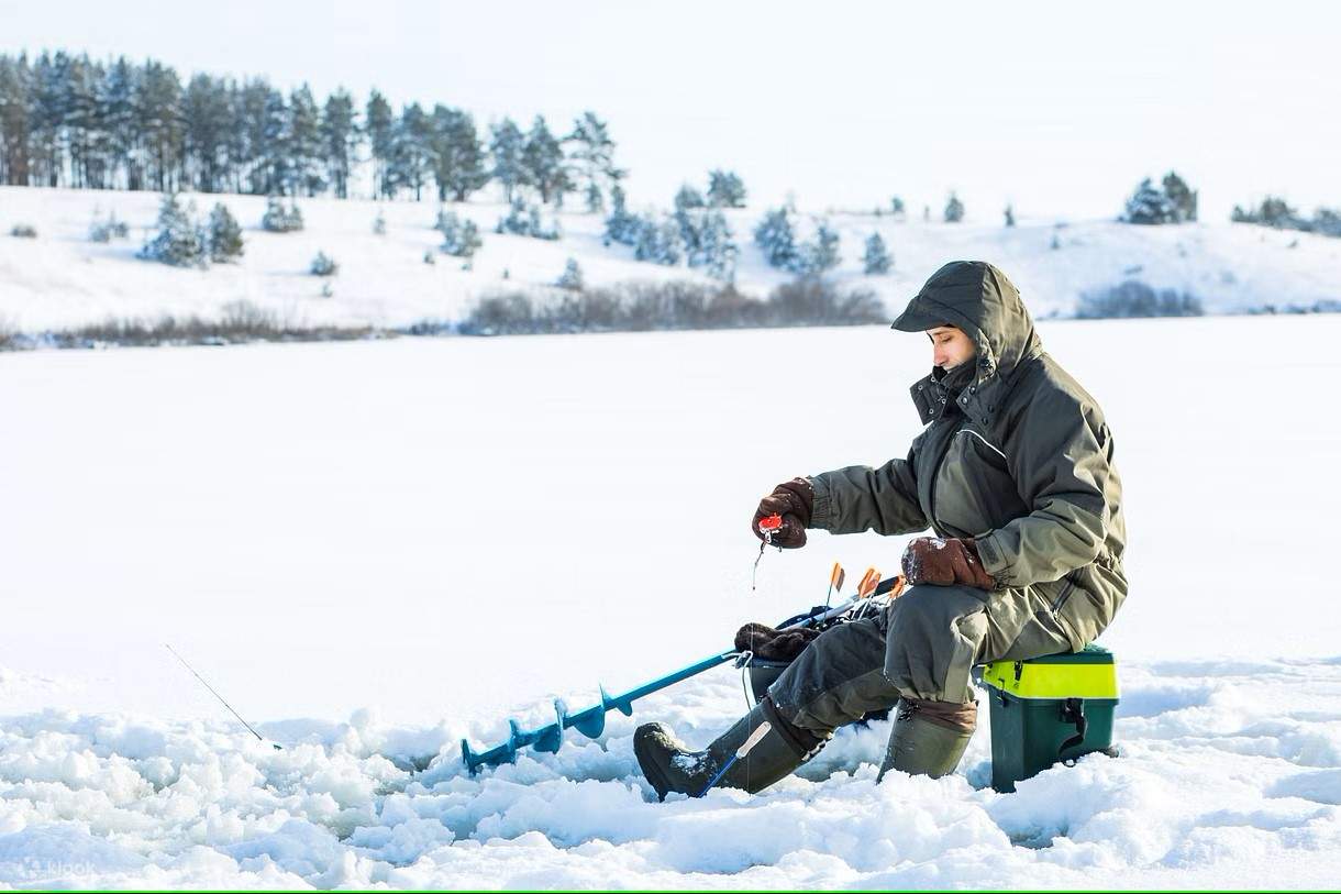 Expérience de pêche sur glace en Laponie