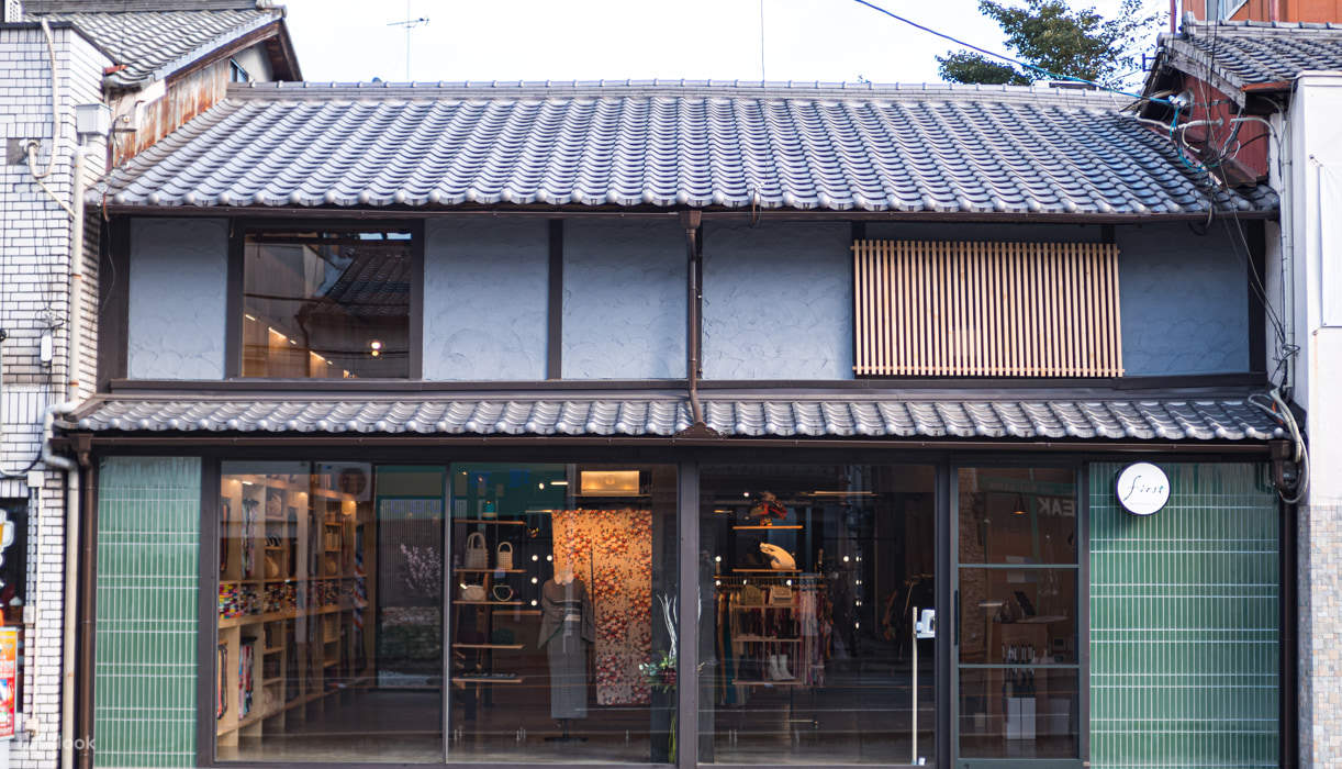 Expérience de location de kimono au temple Kiyomizu (fournie par Rental Kimono first, Kyoto)