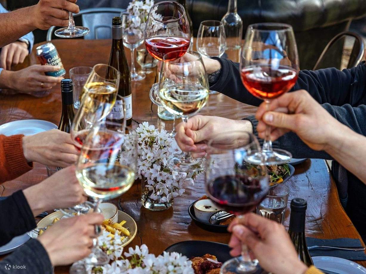 Дегустации в 4 бутиковых винодельнях