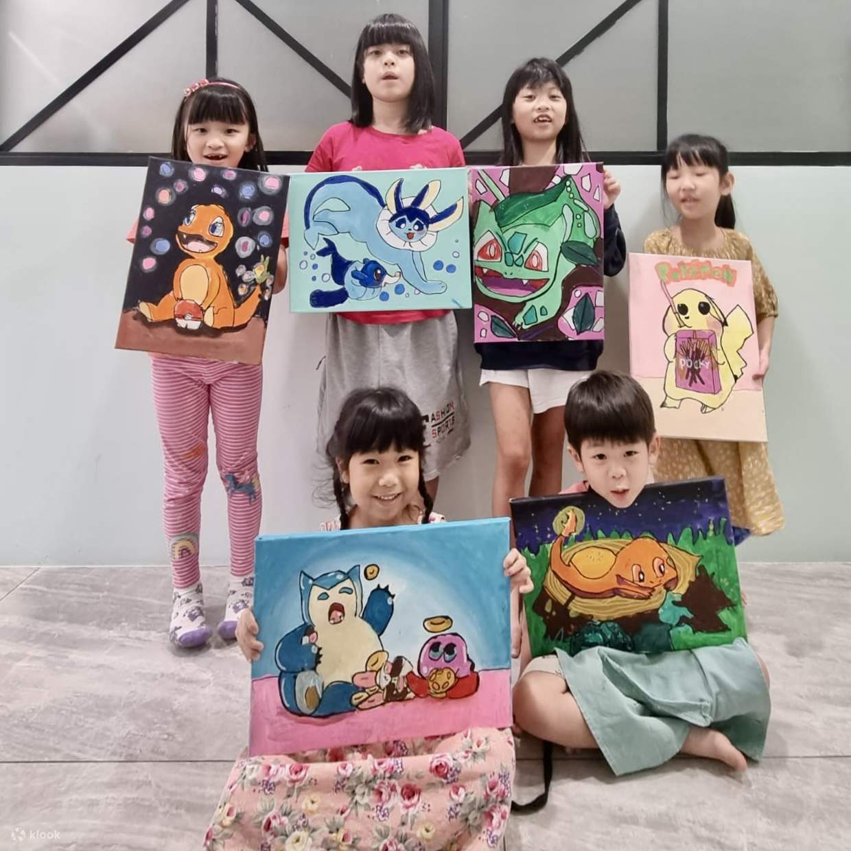 초크 앤 펜슬 아트 카페 - 캐릭터 아크릴 페인팅