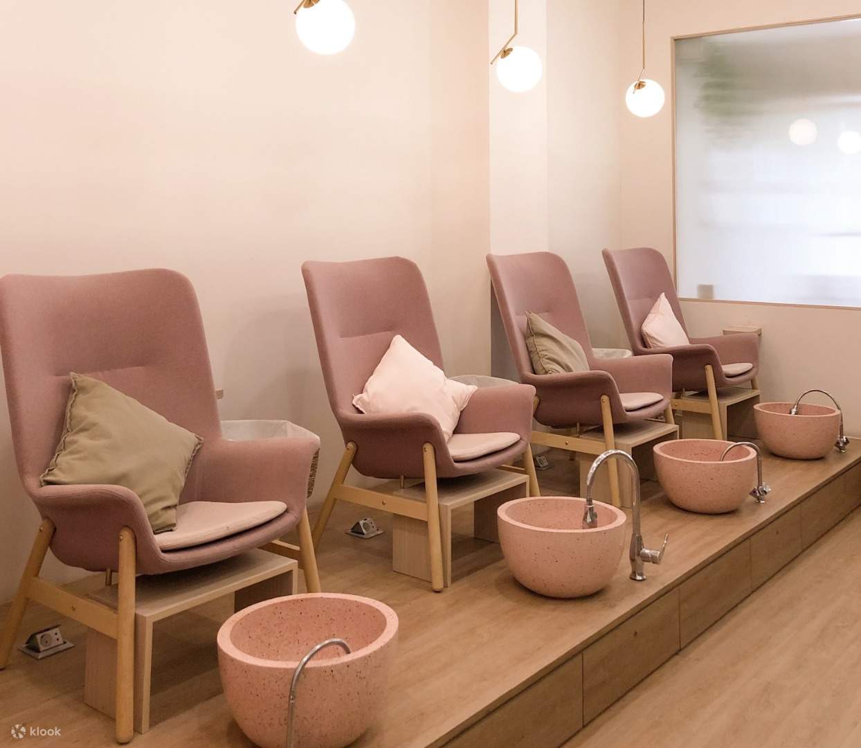 Nail, Lash and Wax Treatment at Dandelion Menteng Klook