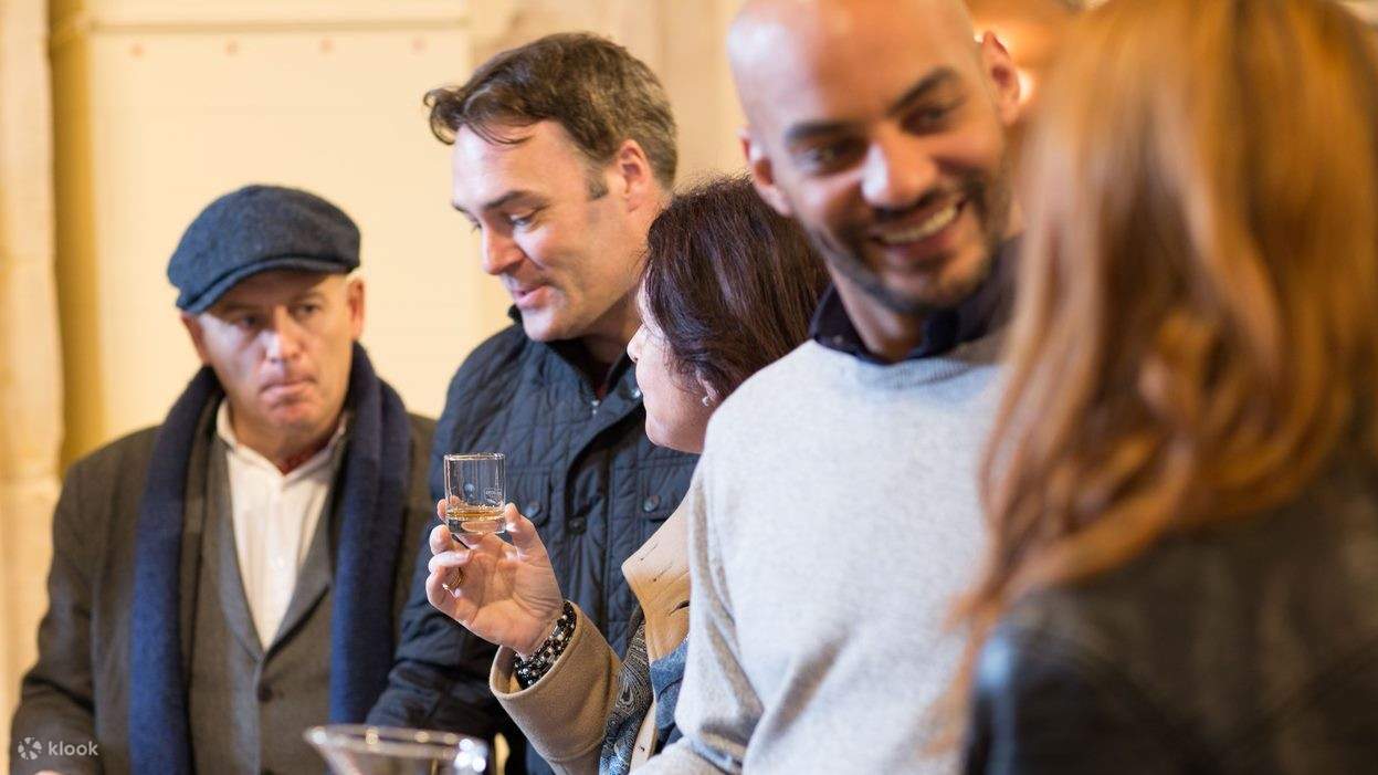 Trải nghiệm Nhà máy chưng cất rượu Pearse Lyons Whiskey ở Dublin