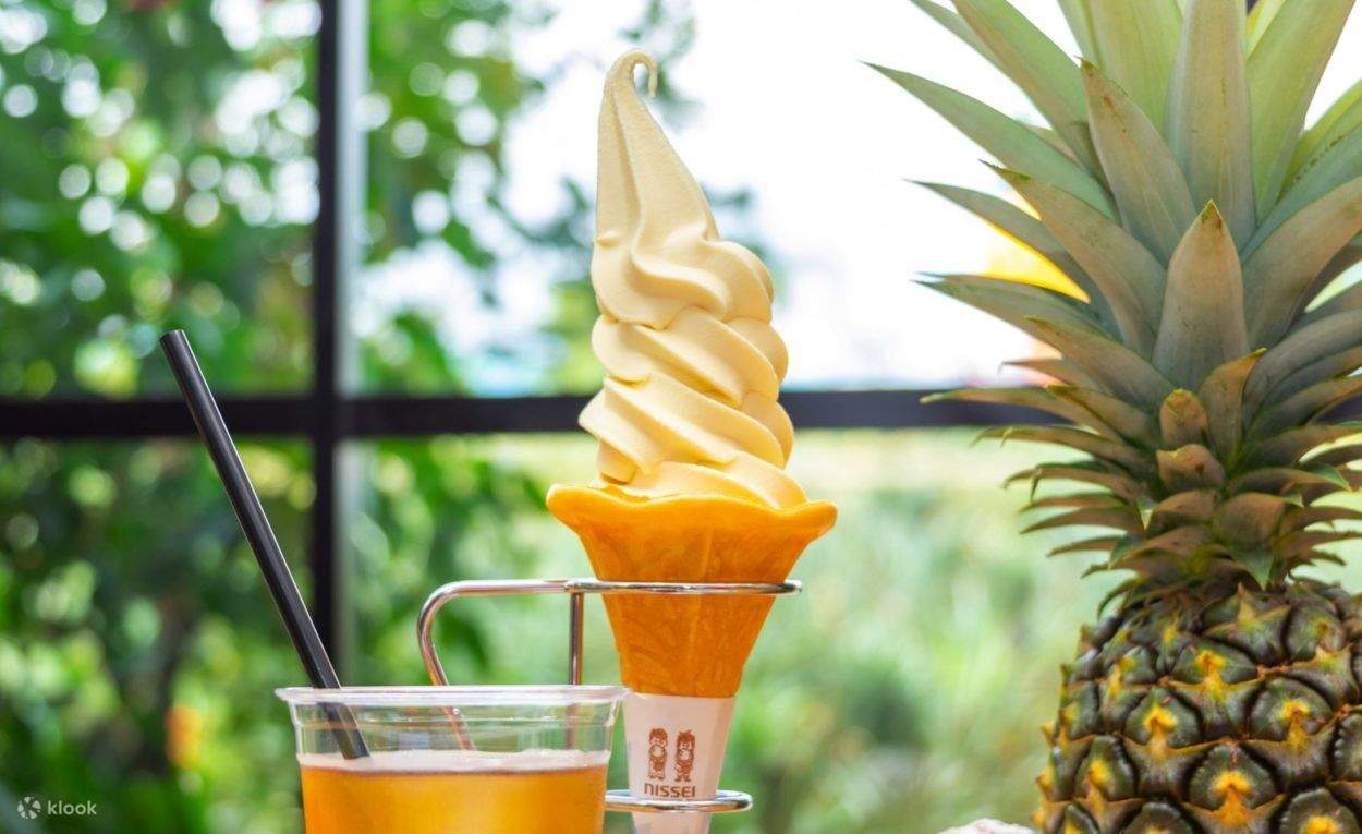 兩位女士吃雪糕