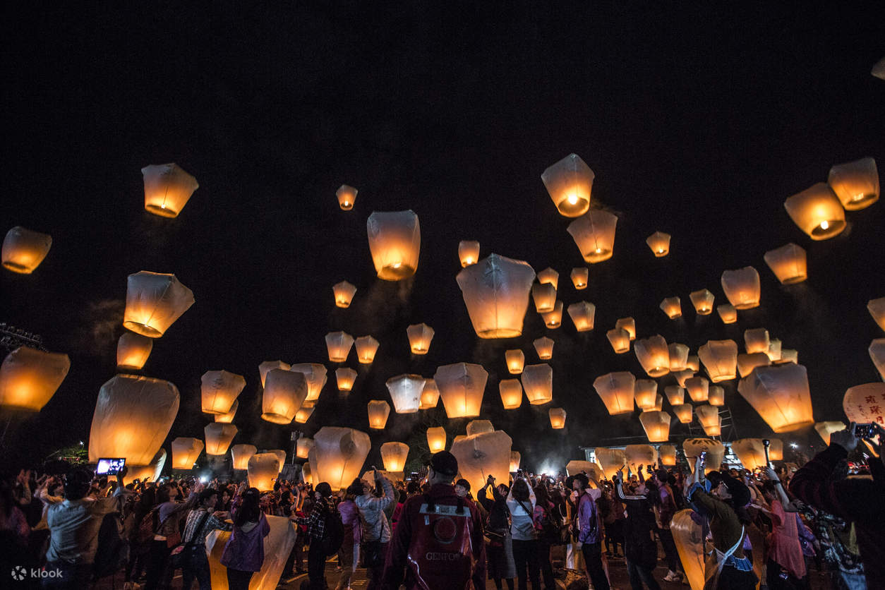 2026 Cultural Sky Lantern Festival Join Tour - Klook