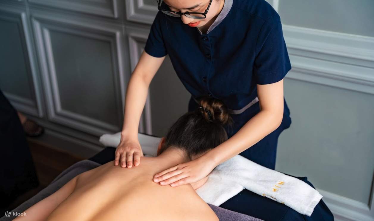 massage des épaules