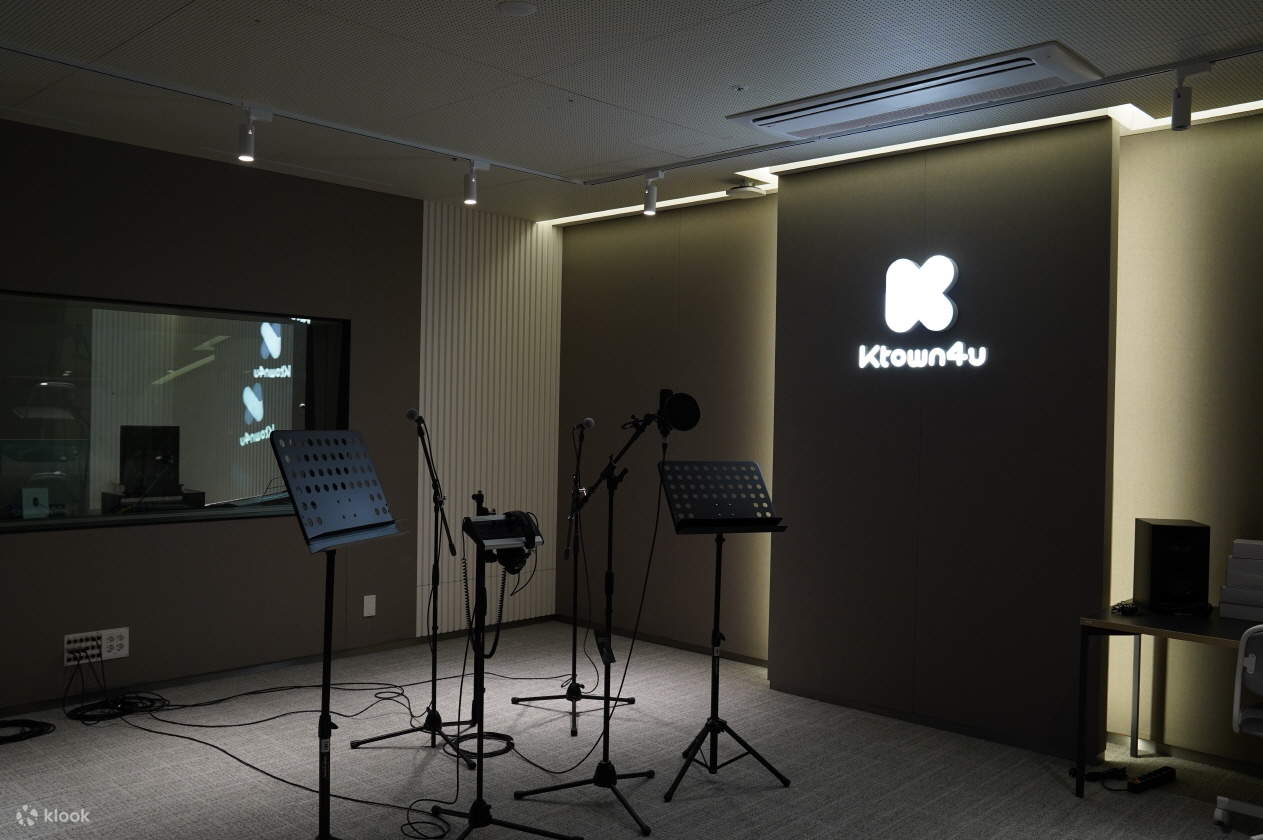 Create fun and meaningful moments at Ktown4u coex Academy!