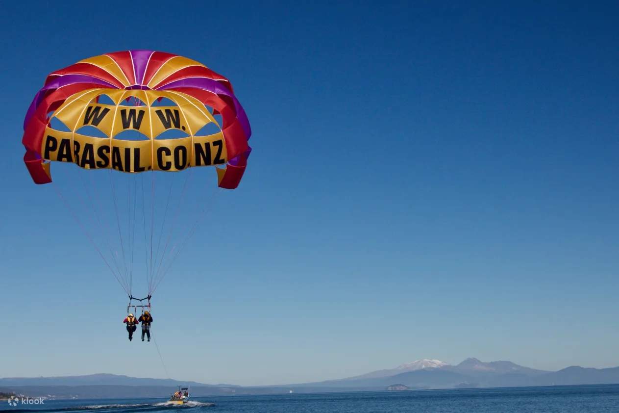 Experiencia de Parasailing en Taupo