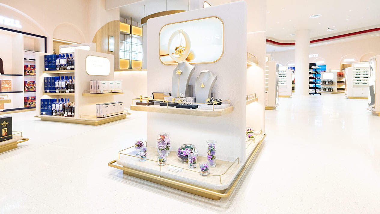 Experience One World Duty Free at Singapore Flyer - Klook