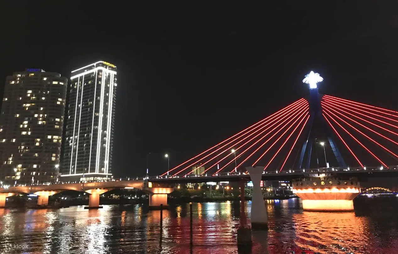 khung cảnh quanh sông Hàn về đêm