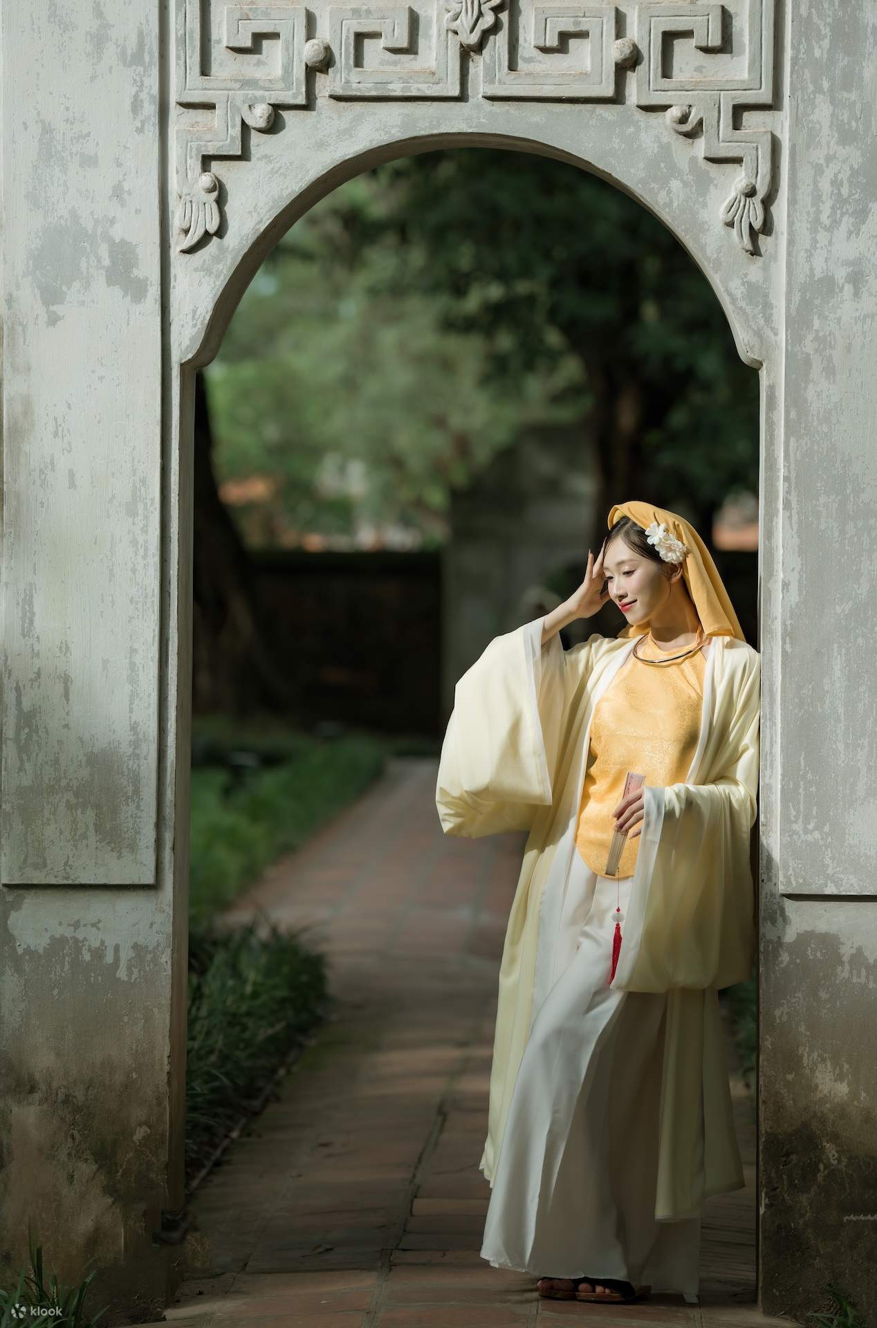 Ao Dai Verleih & Professionelles Fotoshooting in der Altstadt von Hanoi 