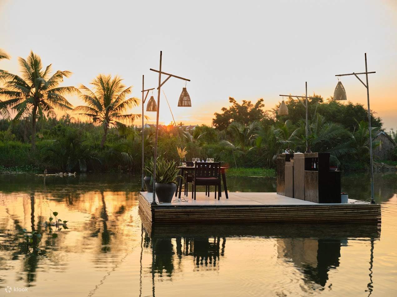 Dîner en radeau de bambou avec coucher de soleil et expérience de bateau panier à Hội An