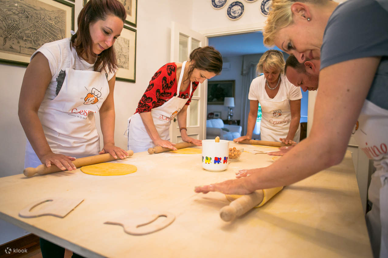Esperienza di lezione di cucina su pasta e tiramisù a Firenze - Klook ...