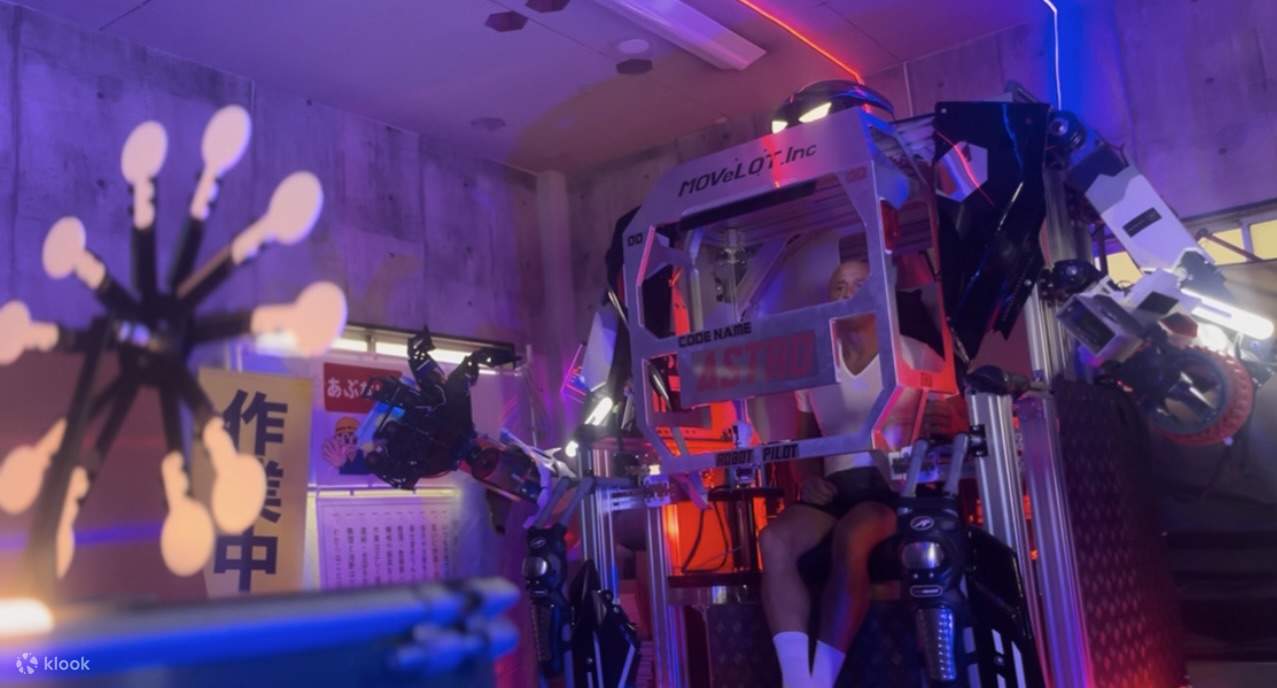 東京で巨大ロボットに乗って操縦体験