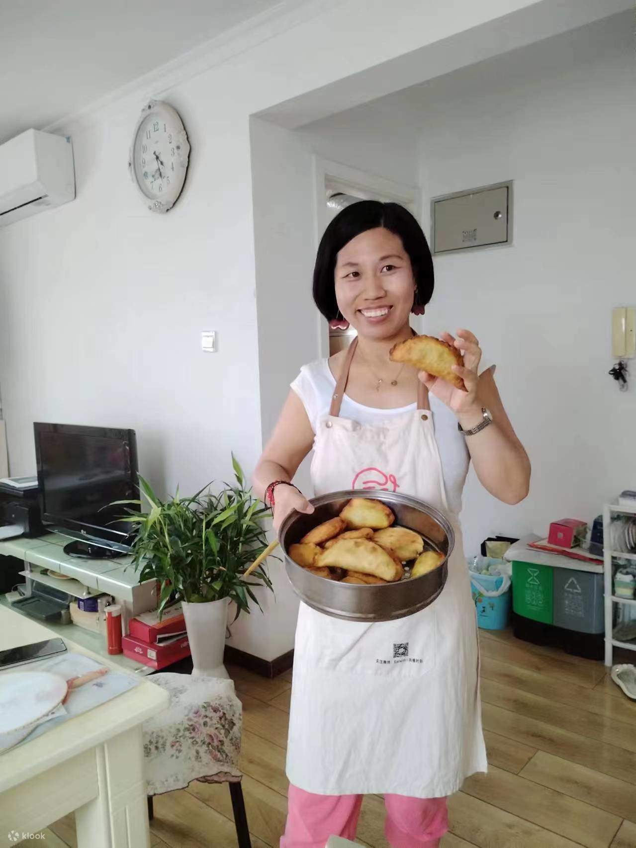 Belajar Membuat Mie Tradisional Cina yang Sempurna Bersama Kelinci di Beijing (Makan Siang/Makan Malam) - Eatwith