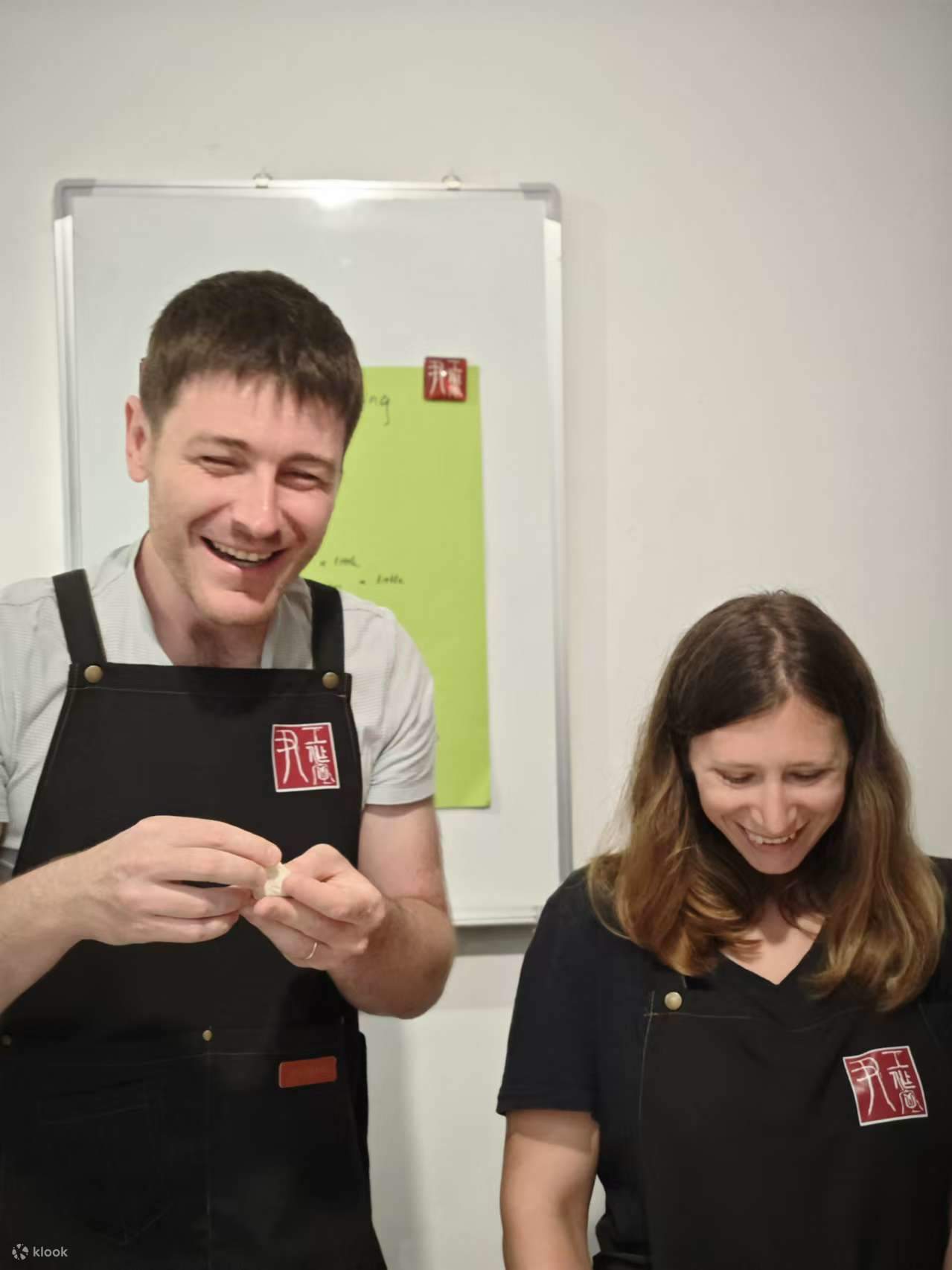 Young French couple who love Xiaolongbao