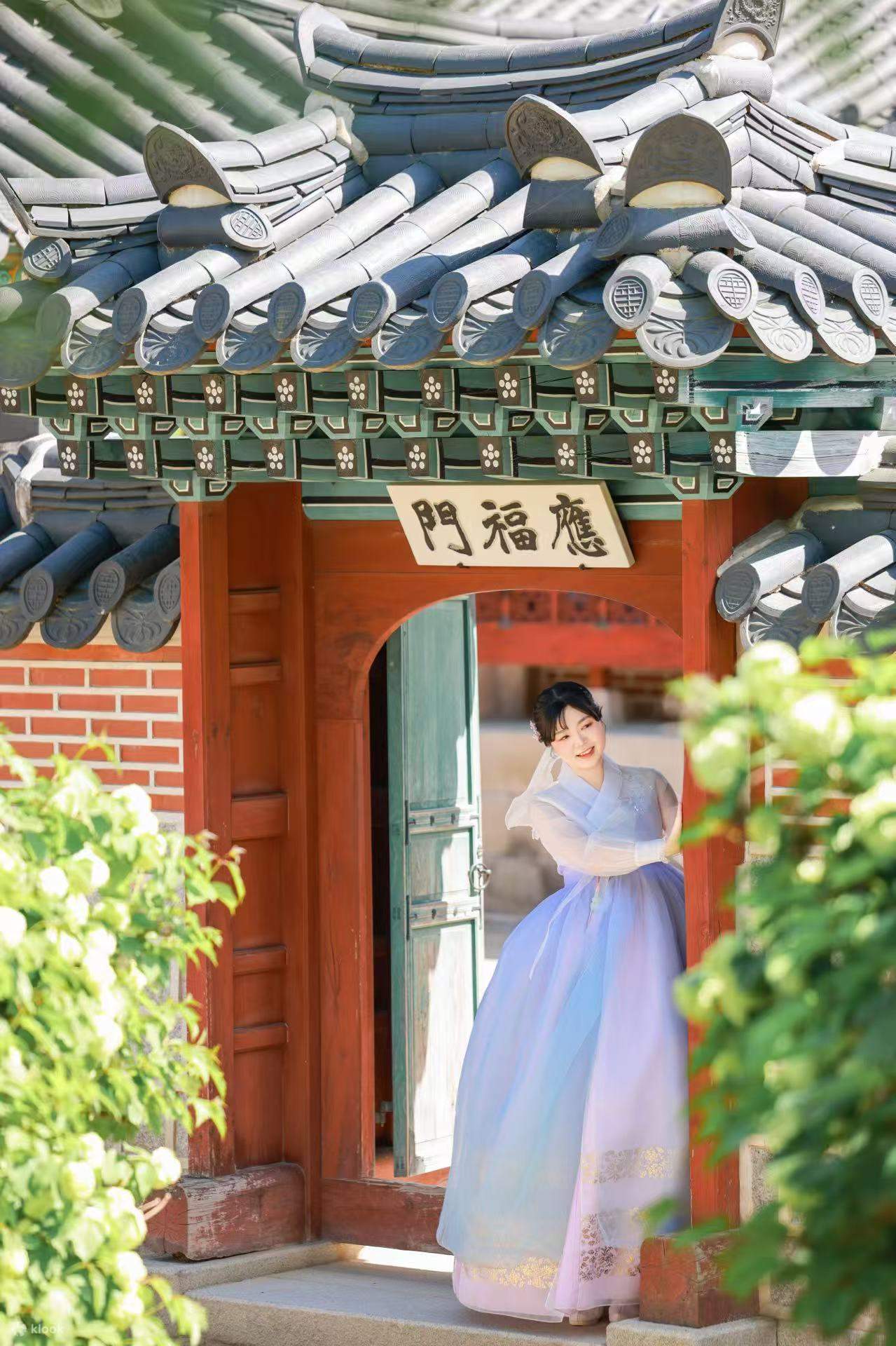 Прокат ханбоков недалеко от Кёнбоккунга от Hae and Dal Hanbok