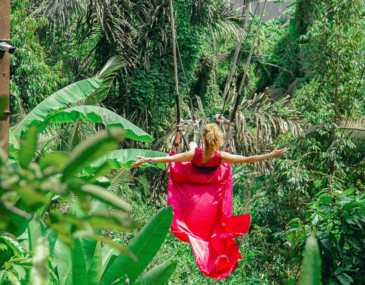 在巴厘岛苏卡瓦地的传奇巴龙洞体验ATV