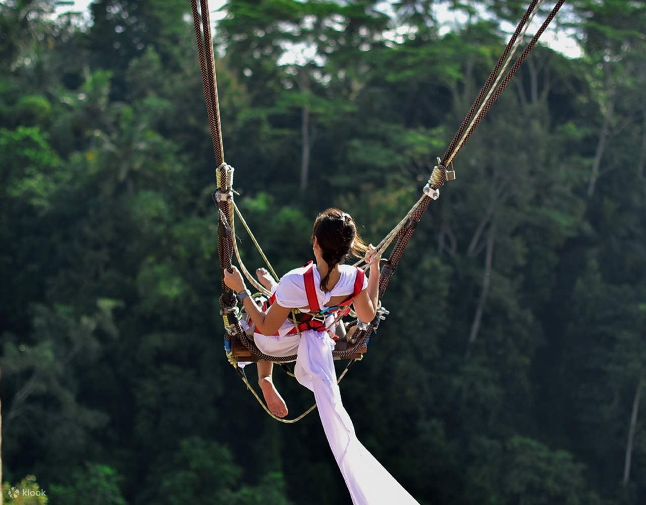 Arung Jeram di Sungai Melangit di Bali dengan Aktivitas