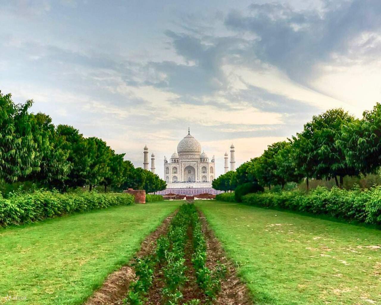 Ht Mehtab Experience the Majestic Taj Mahal at Sunrise: Delhi to Taj Mahal Tour ...
