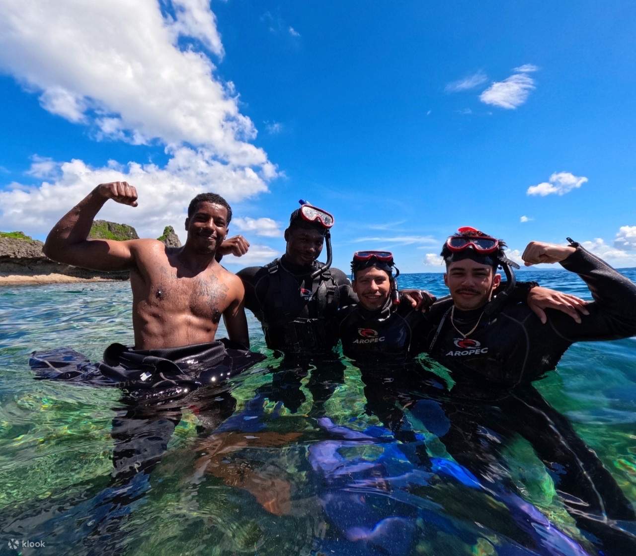 Okinawa, Japón｜Esnórquel en la Cueva Azul｜¡Instructores que hablan chino e inglés! Sesión de fotos con GoPro y alimentación submarina gratuita