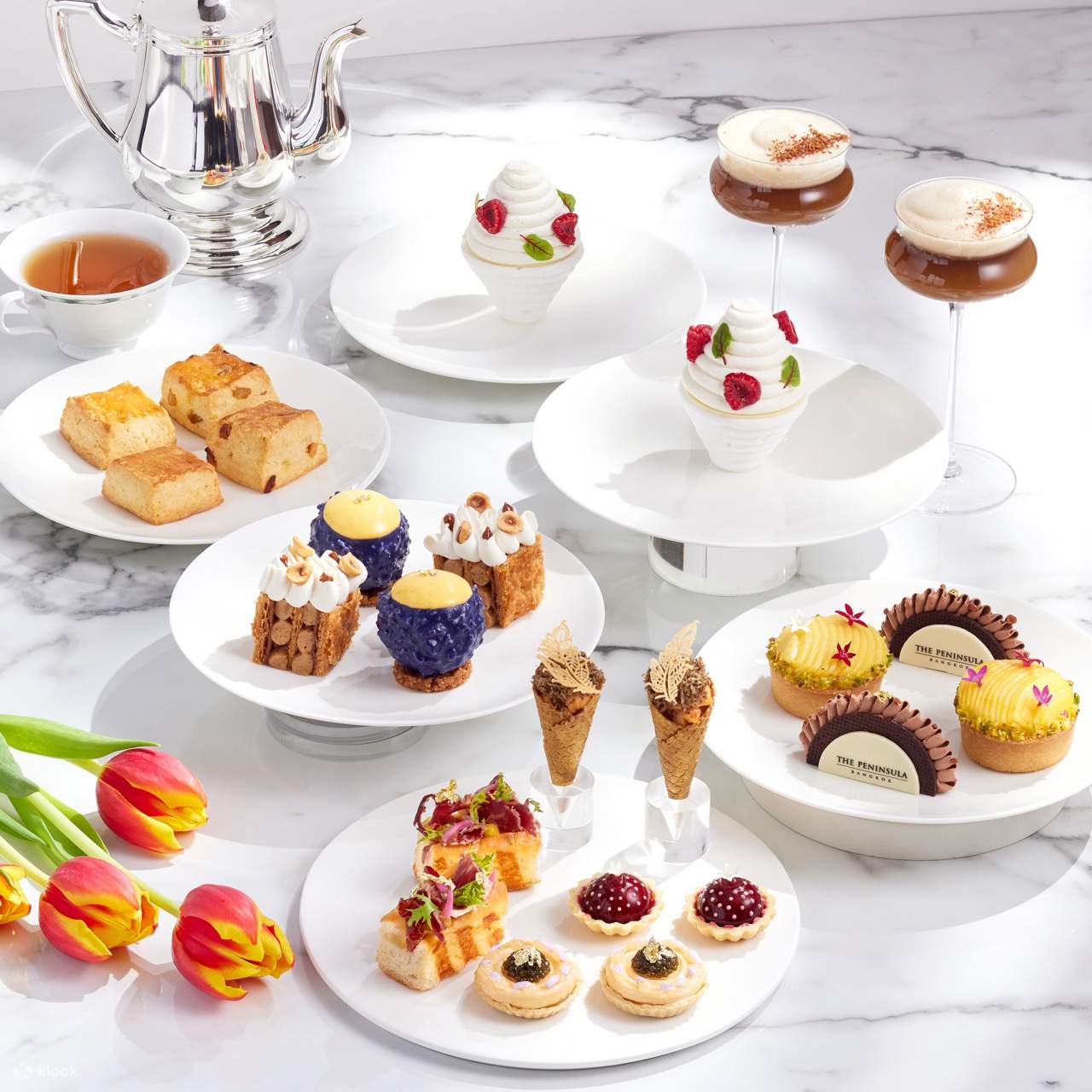 Лобби в The Peninsula Bangkok