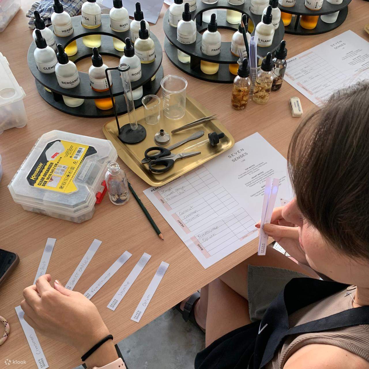 Laboratorio di oli profumati per il corpo