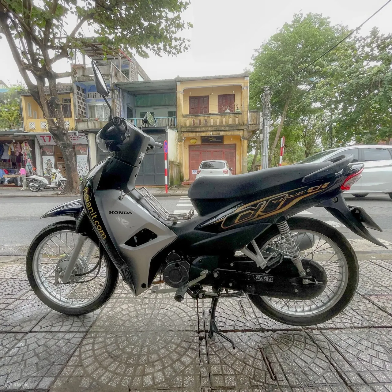 出租摩托车会安