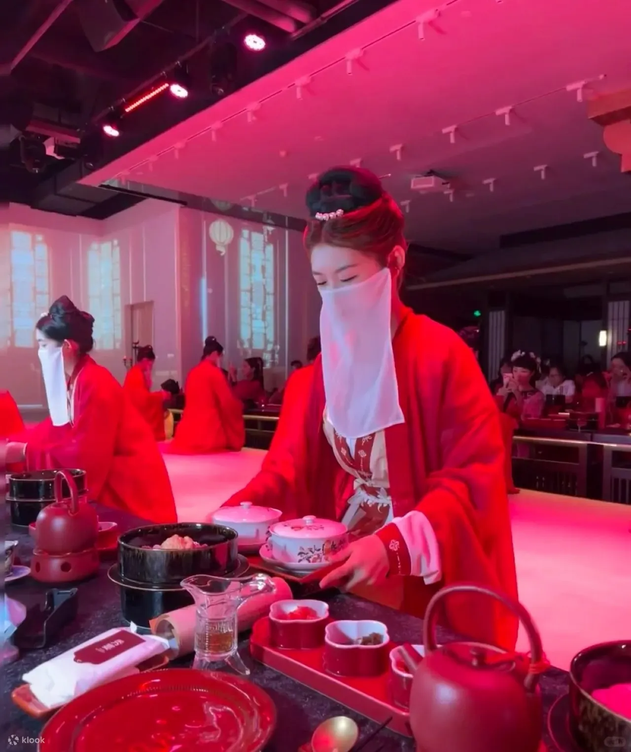 济南秀宴（古风韵味+宫廷宴饮+古典乐舞非遗演绎+视觉与味觉的双重盛宴+可选精致妆容古代服装造型体验）