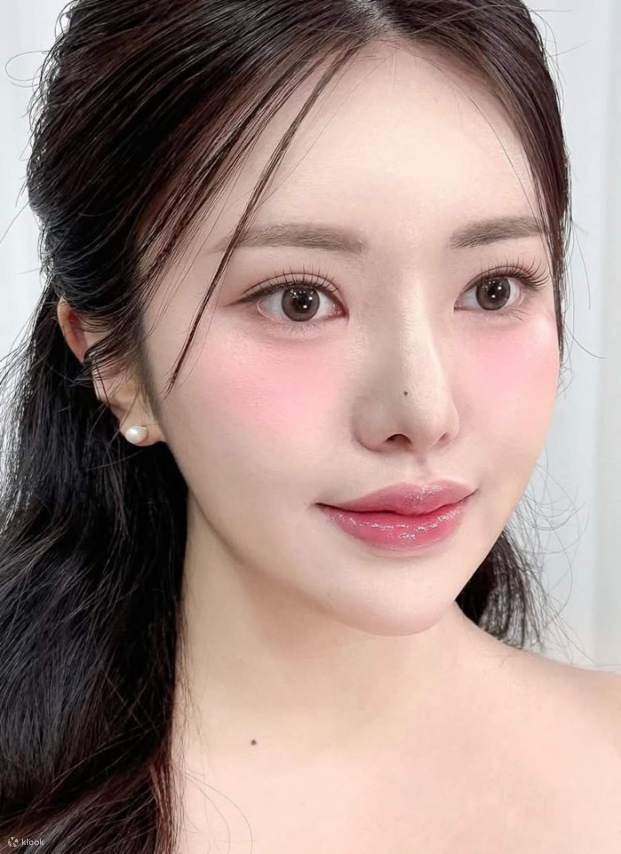 彩妆与发型设计服务