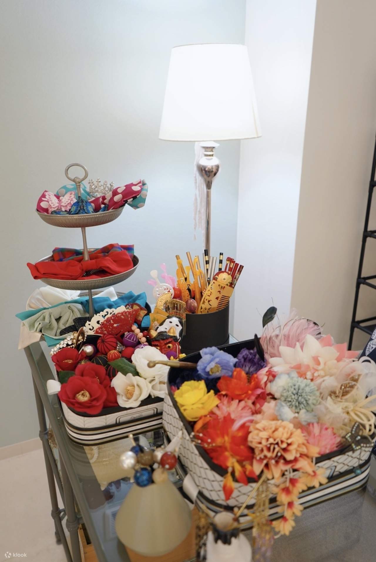 다채로운 머리 장식