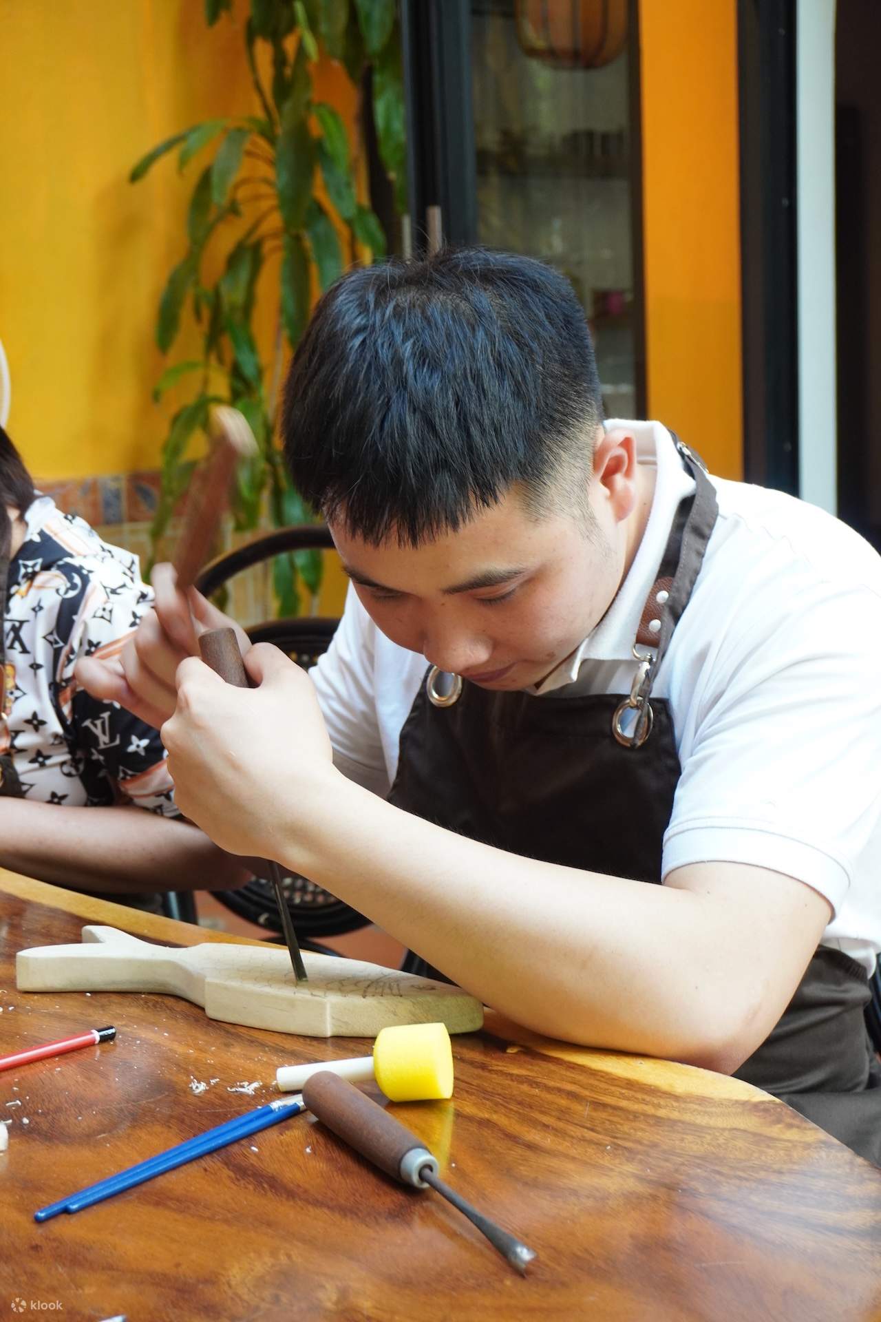 Moc Thon Hanoi: Мастер-класс по резьбе по дереву в тихой уединенной вилле